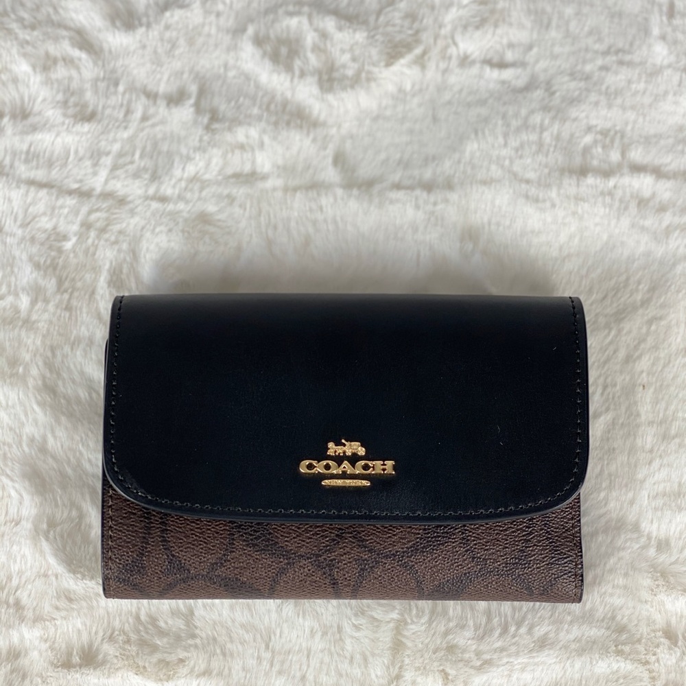 NWT Coach ladies wallet